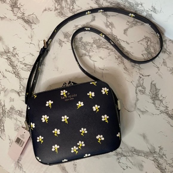 kate spade Handbags - Kate Spade Newbury Lane Cammie Crossbody Daisy